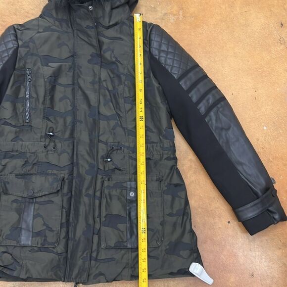 Blanc Noir  - Picture 5 of 6